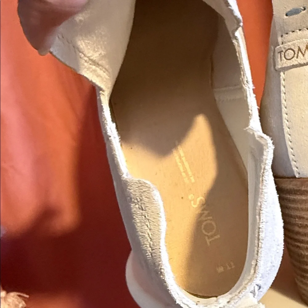 EUC Toms Kallie Egret Camo Suede Bootie Size 11 - Picture 5 of 6